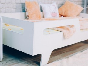 Кровать детская Бэби белая в Миассе - miass.magazinmebel.ru | фото - изображение 2